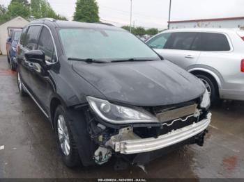  Salvage Chrysler Pacifica
