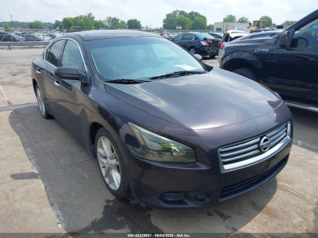  Salvage Nissan Maxima