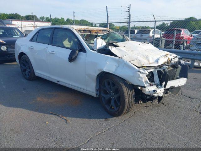  Salvage Chrysler 300