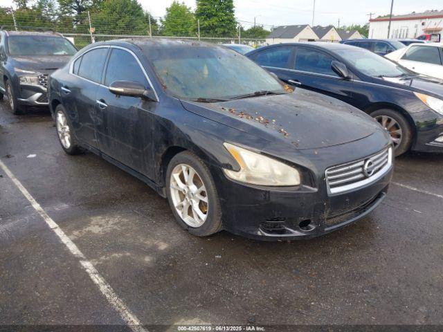  Salvage Nissan Maxima