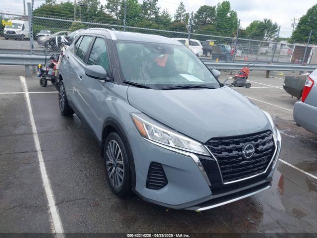  Salvage Nissan Kicks