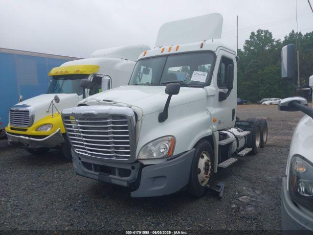 Salvage Freightliner Cascadia 125