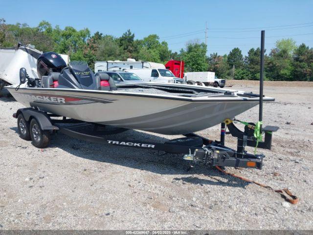  Salvage Tracker Boat And Trailer