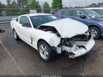  Salvage Ford Mustang