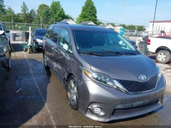 Salvage Toyota Sienna