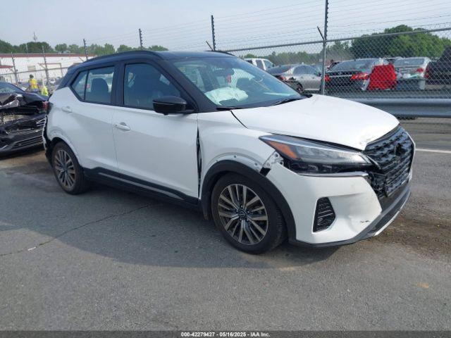  Salvage Nissan Kicks