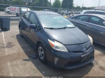  Salvage Toyota Prius