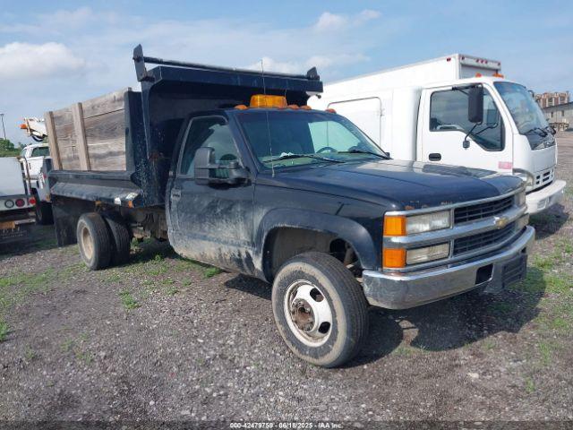  Salvage Chevrolet K3500 Chassis