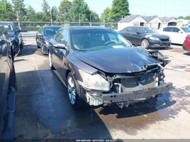  Salvage Nissan Maxima
