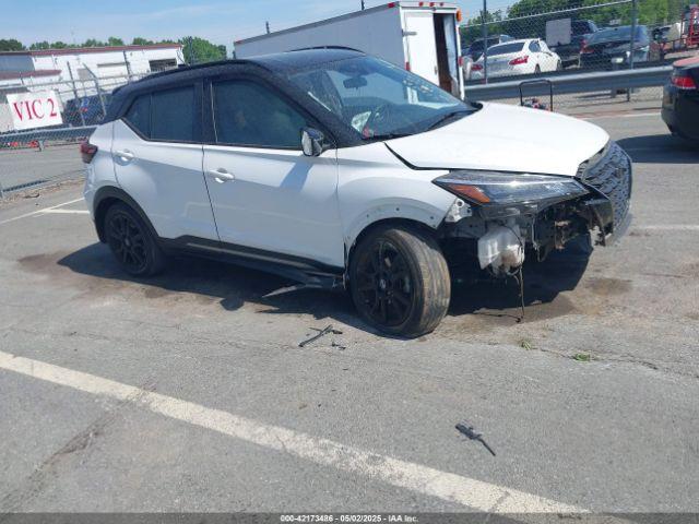  Salvage Nissan Kicks