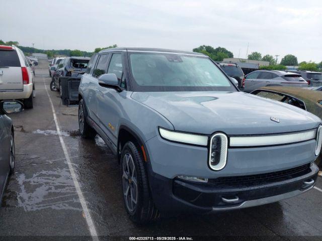  Salvage Rivian R1s