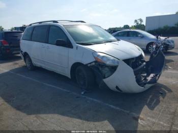  Salvage Toyota Sienna