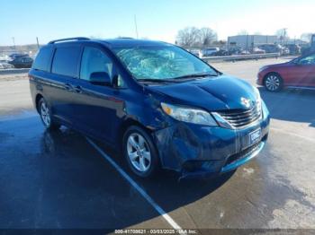  Salvage Toyota Sienna