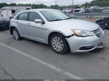  Salvage Chrysler 200