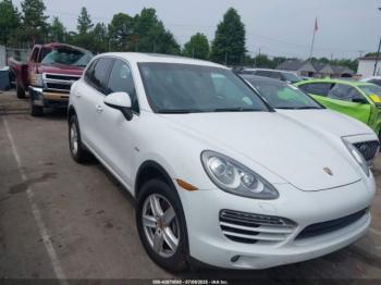 Salvage Porsche Cayenne