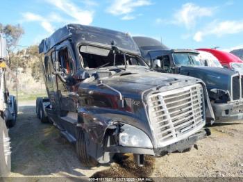  Salvage Freightliner Cascadia 125