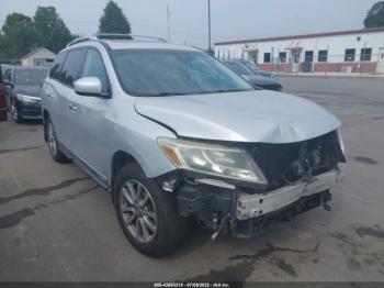  Salvage Nissan Pathfinder