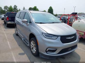  Salvage Chrysler Pacifica