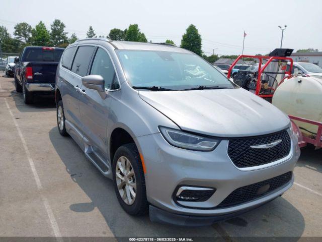  Salvage Chrysler Pacifica