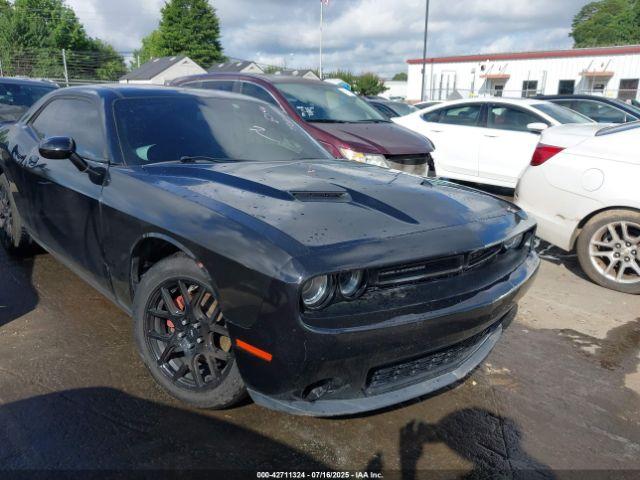  Salvage Dodge Challenger