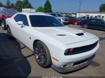 Salvage Dodge Challenger