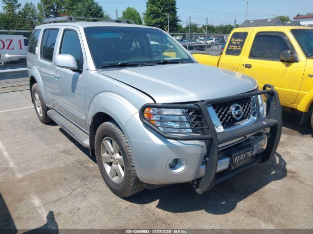  Salvage Nissan Pathfinder