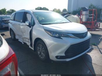  Salvage Toyota Sienna