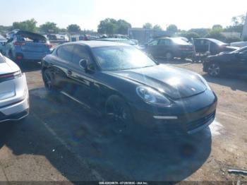  Salvage Porsche Panamera