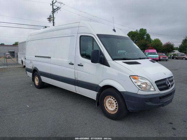  Salvage Mercedes-Benz Sprinter 2500
