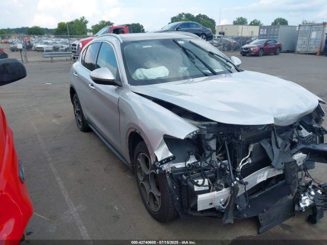  Salvage Alfa Romeo Stelvio