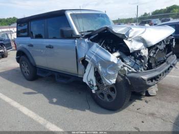 Salvage Ford Bronco
