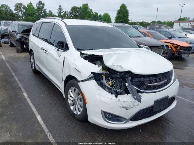  Salvage Chrysler Pacifica
