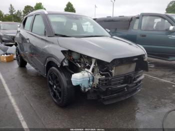  Salvage Nissan Kicks