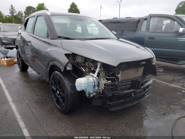  Salvage Nissan Kicks