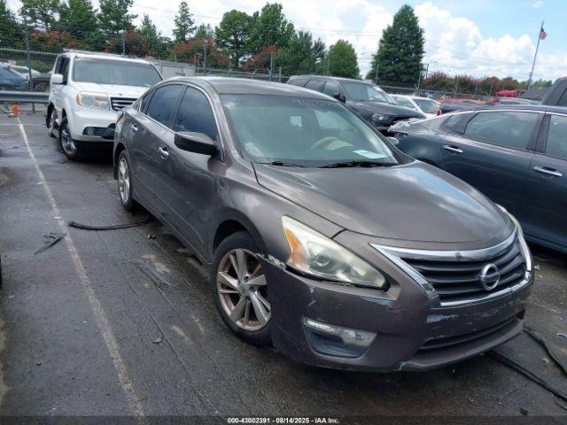  Salvage Nissan Altima