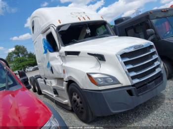 Salvage Freightliner New Cascadia 126