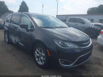 Salvage Chrysler Pacifica