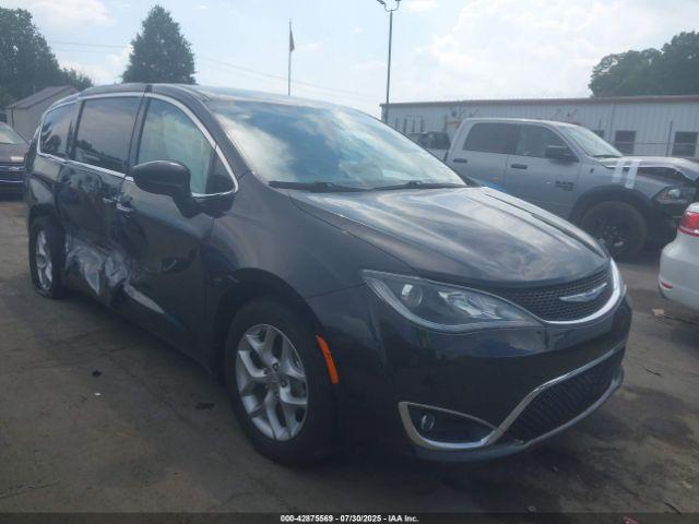 Salvage Chrysler Pacifica