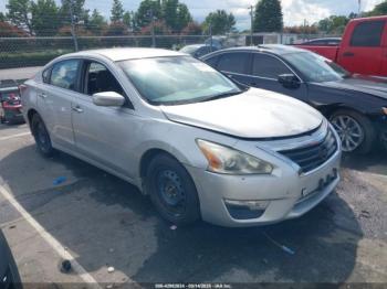  Salvage Nissan Altima