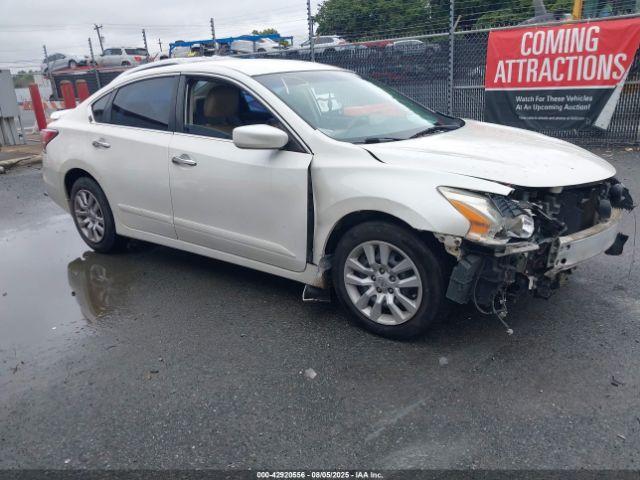  Salvage Nissan Altima