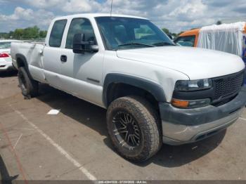  Salvage Chevrolet Silverado 2500