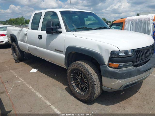  Salvage Chevrolet Silverado 2500