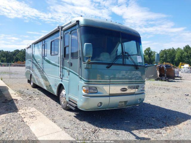  Salvage Freightliner Chassis