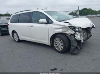  Salvage Toyota Sienna