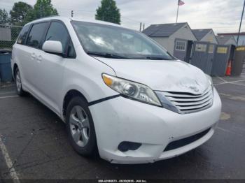  Salvage Toyota Sienna