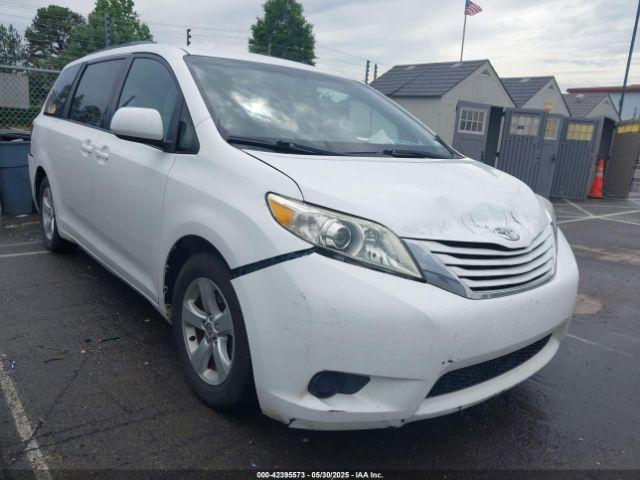  Salvage Toyota Sienna