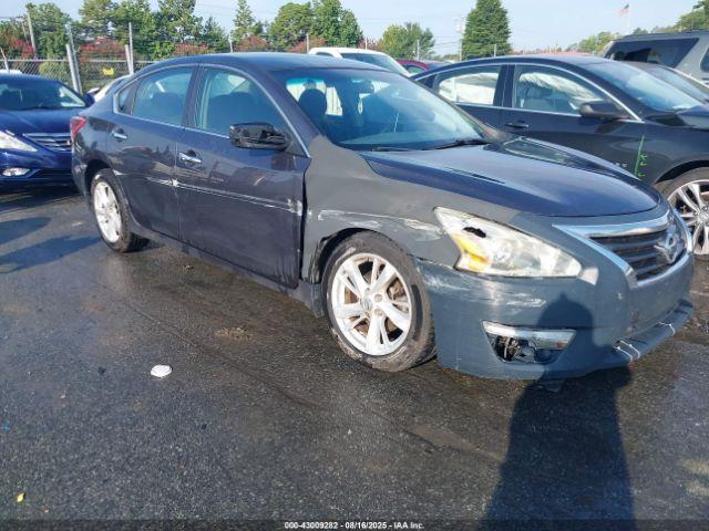  Salvage Nissan Altima