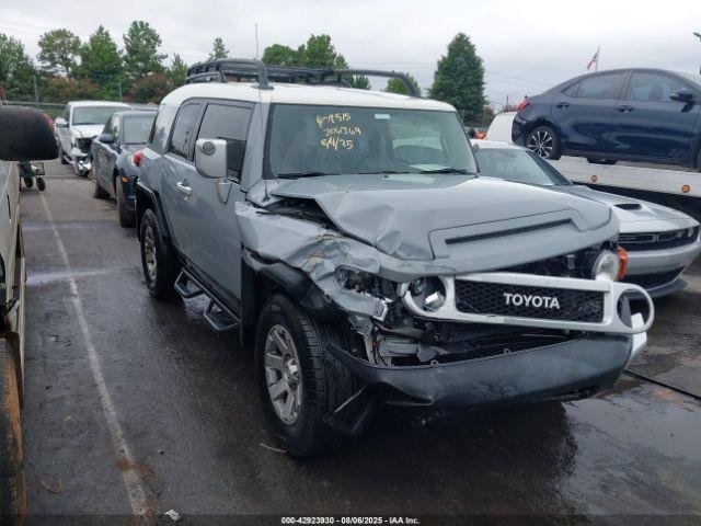  Salvage Toyota FJ Cruiser