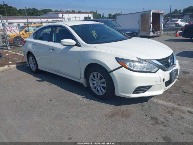  Salvage Nissan Altima