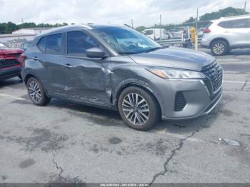  Salvage Nissan Kicks